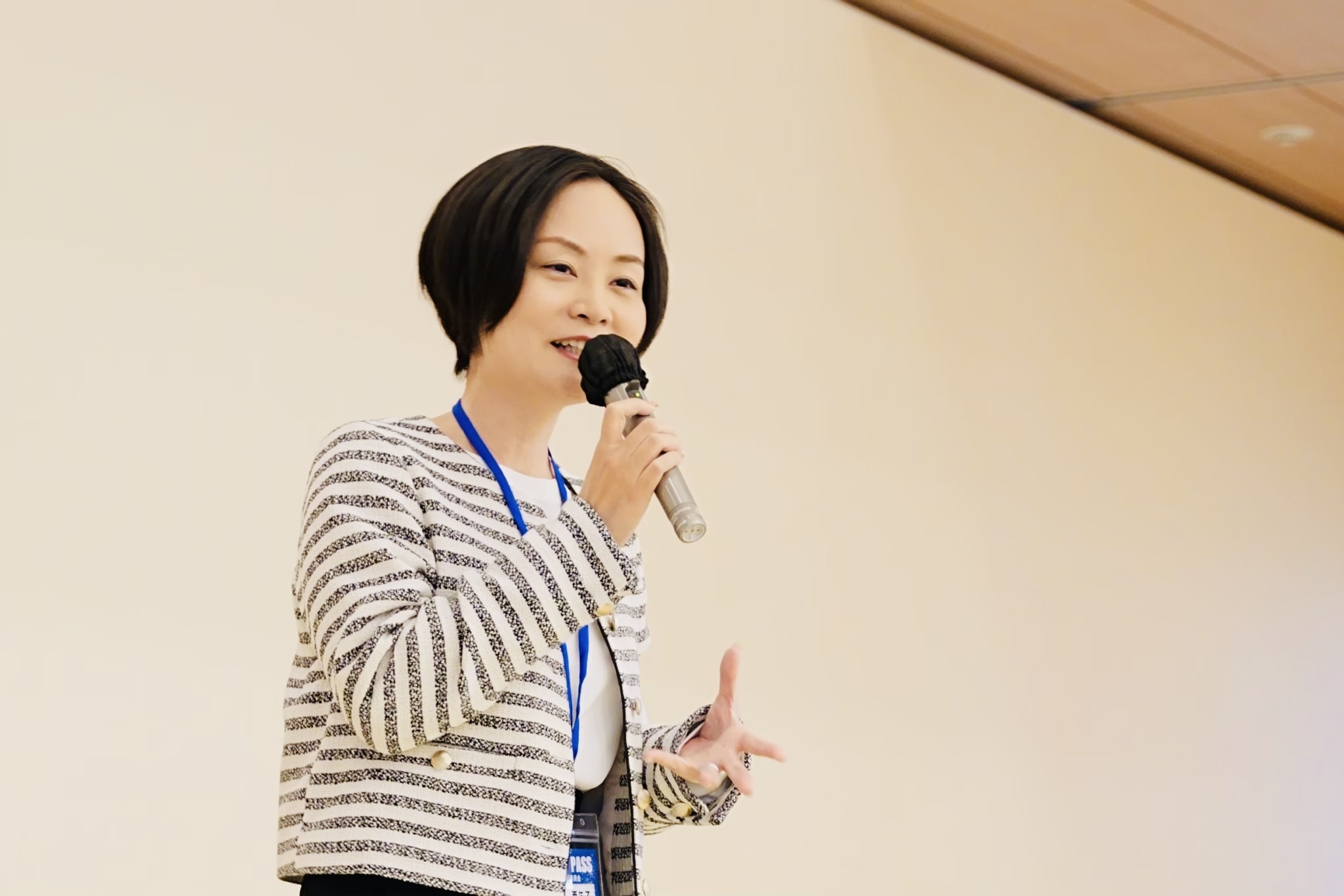 セミナーで分かりやすく説明するLif社会保険労務士事務所代表の田中亜矢子