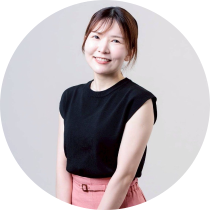 笑顔の女性