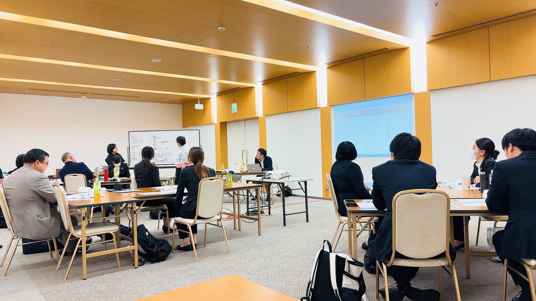 講師を育てる会社、Lifです